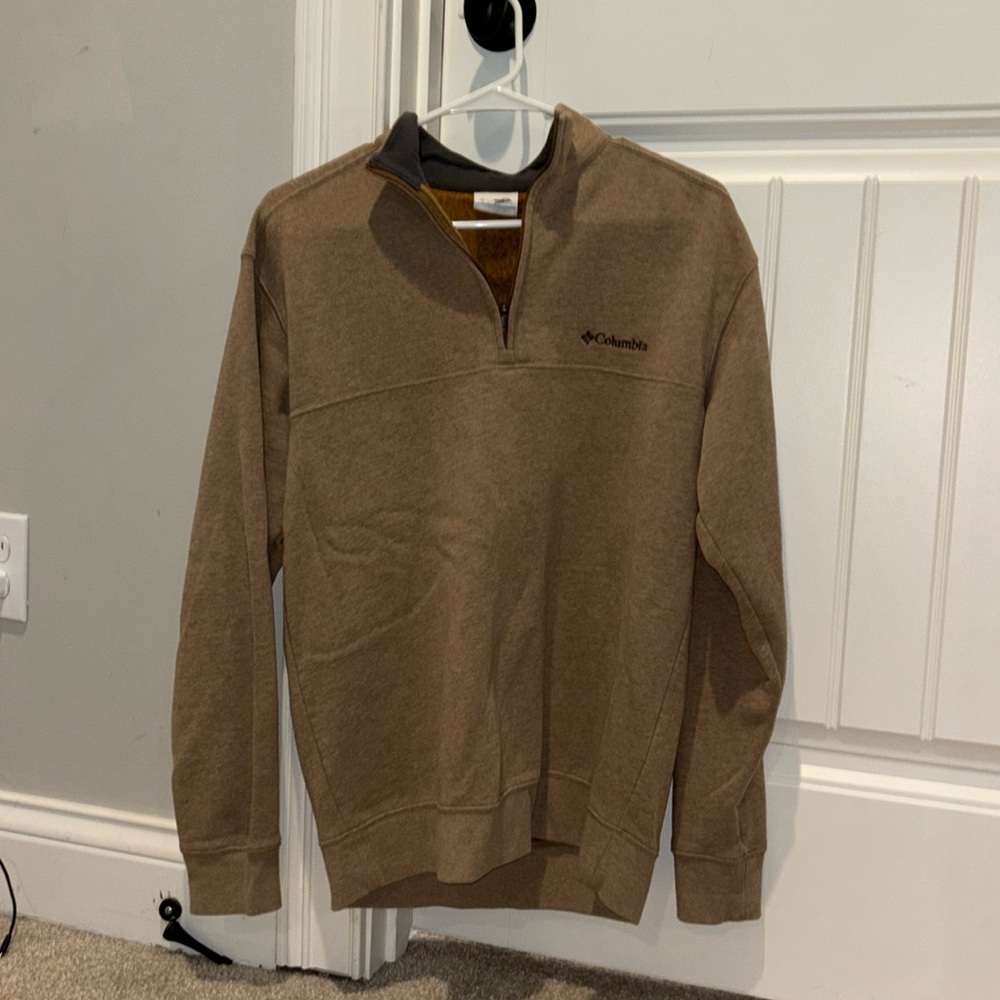 Small tan Columbia Pull over